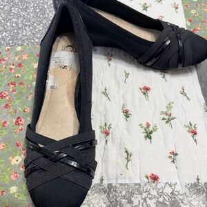 Cliffs by WHITE MOUNTAIN Black Women's Wedges with Crisscross Design